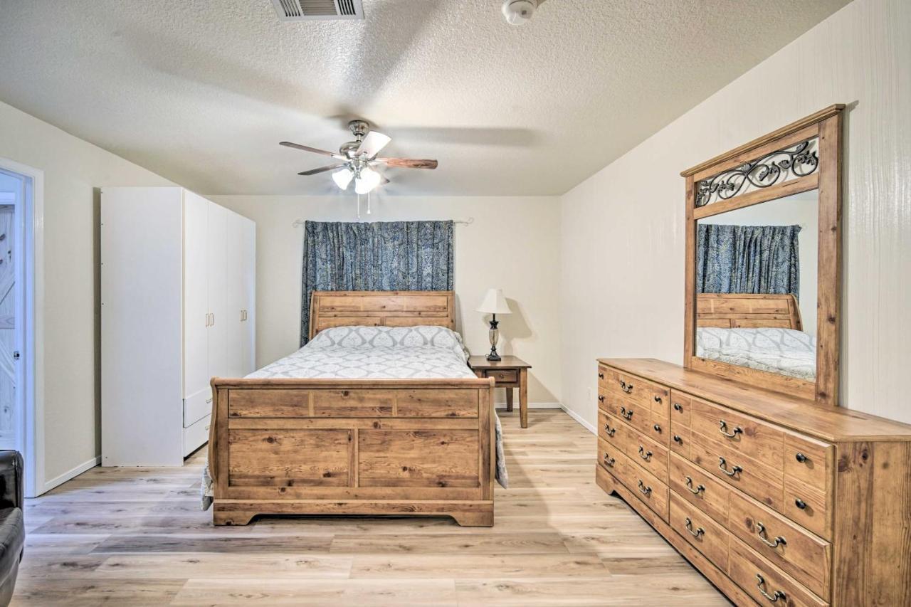 Convenient Las Cruces Home With Patio And Grill! Exterior photo